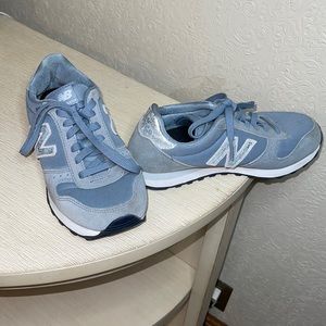 NEW BALANCE 311 women’s size 8